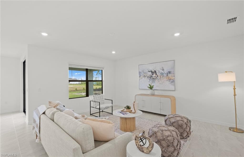 634 Lakeside Oasis AVE-10
