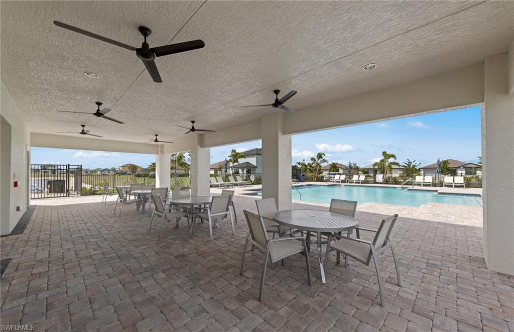 634 Lakeside Oasis AVE-25