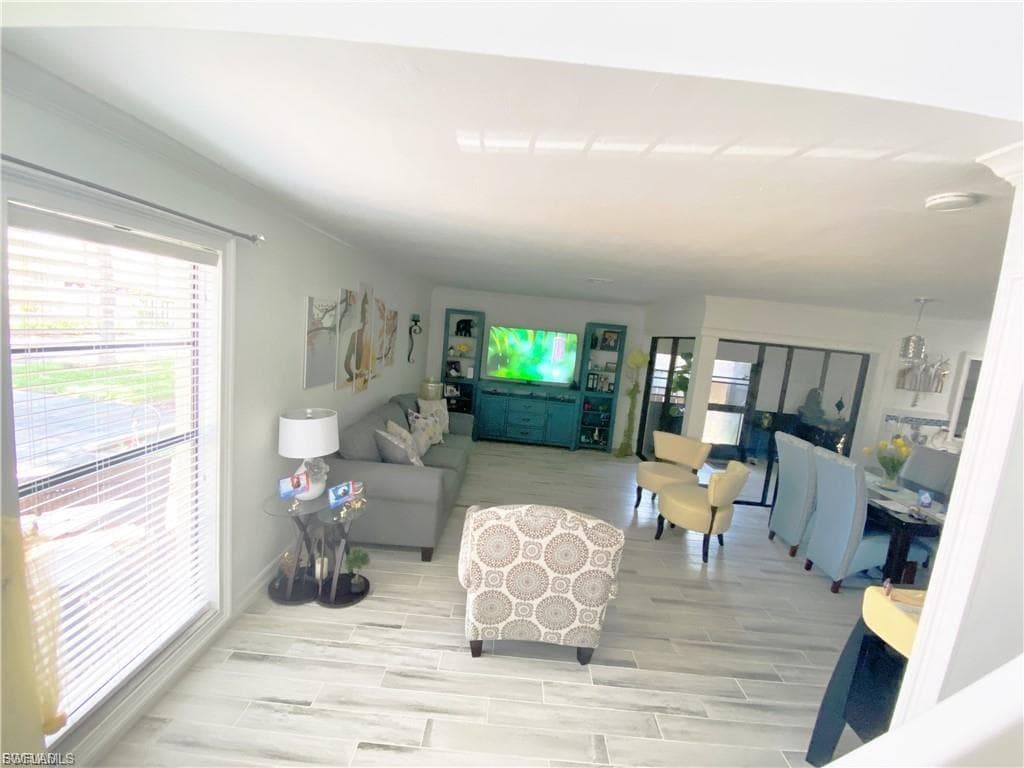 631 SE 12th AVE 98-5
