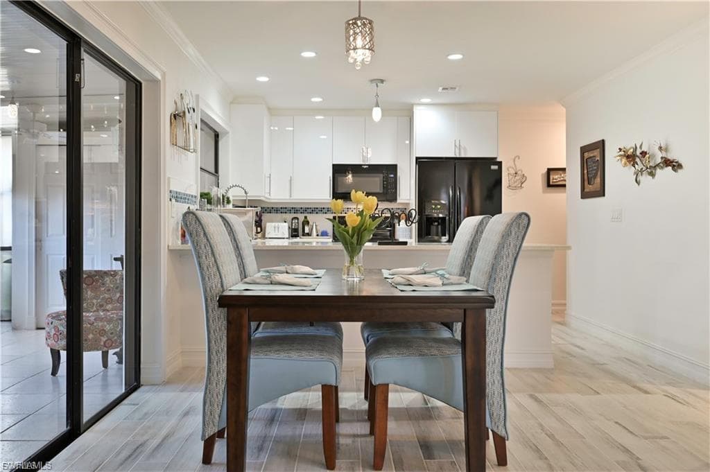 631 SE 12th AVE 98-9