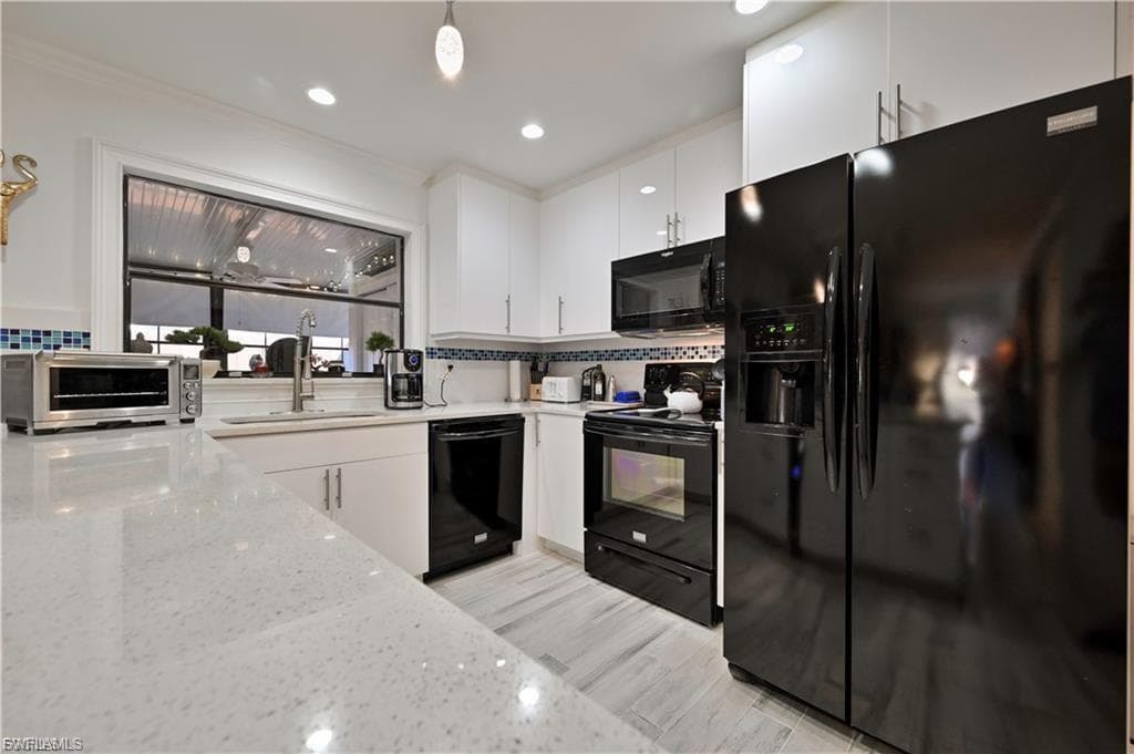 631 SE 12th AVE 98-15
