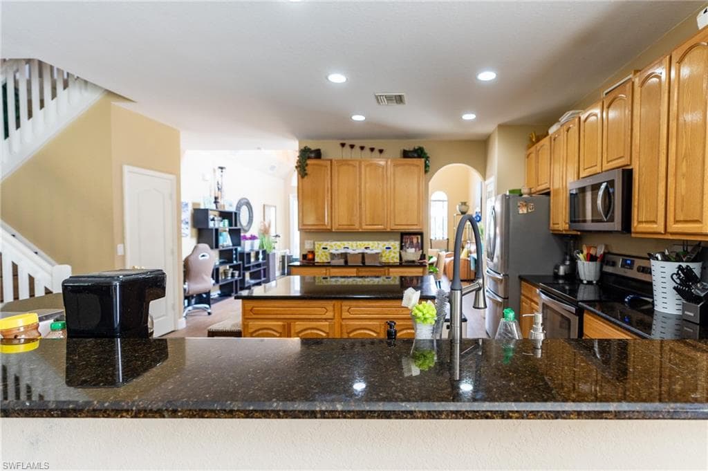 8713 Pegasus DR-13