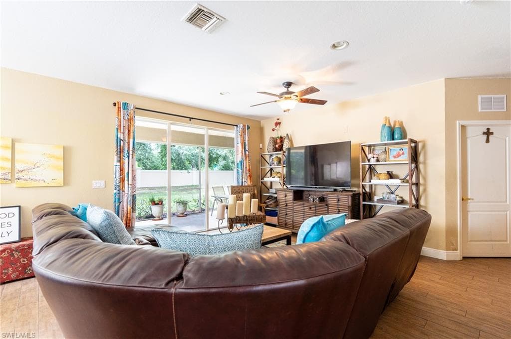 8713 Pegasus DR-11
