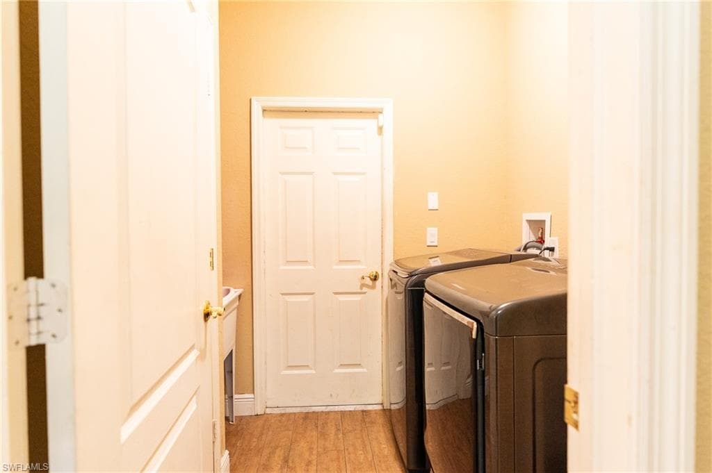 8713 Pegasus DR-40