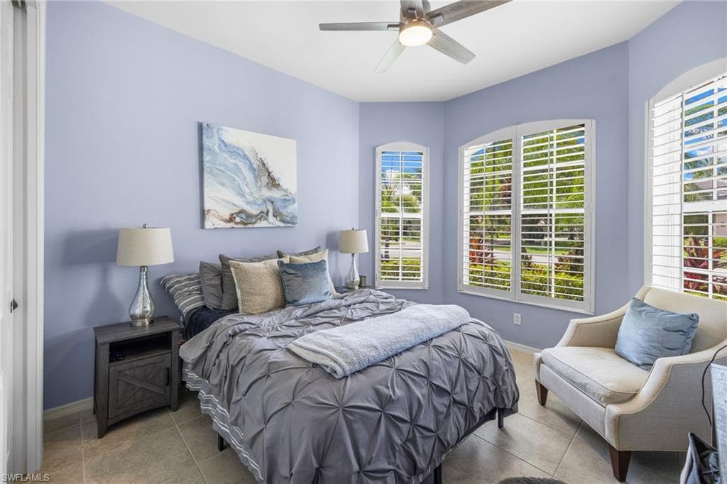 4208 Hampton LN-25