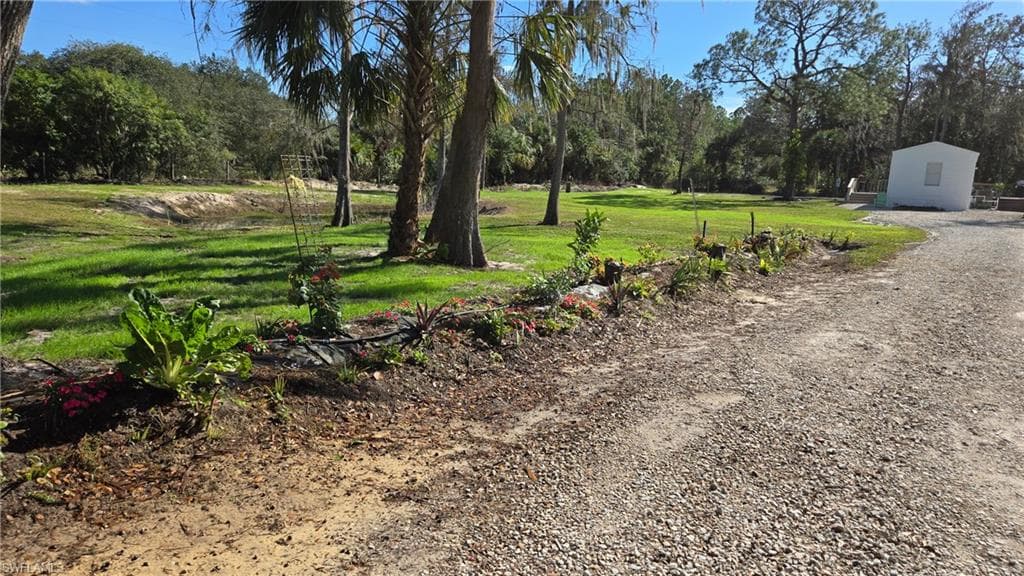22950 Tinas LN-8