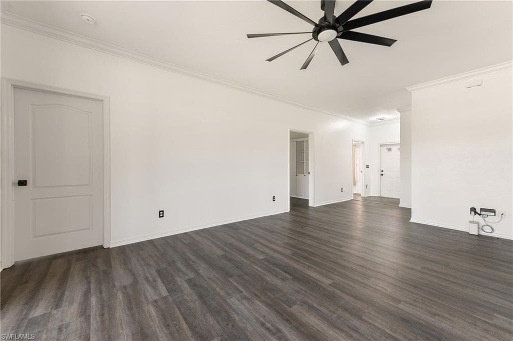 223 Stanhope CIR-6
