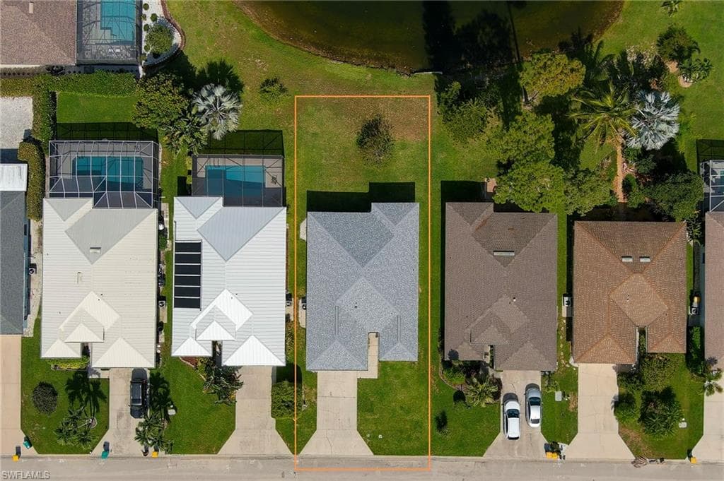 223 Stanhope CIR-32