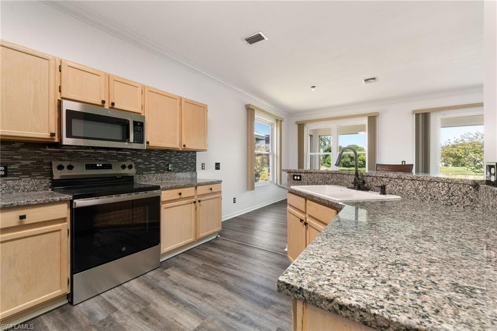 223 Stanhope CIR-11