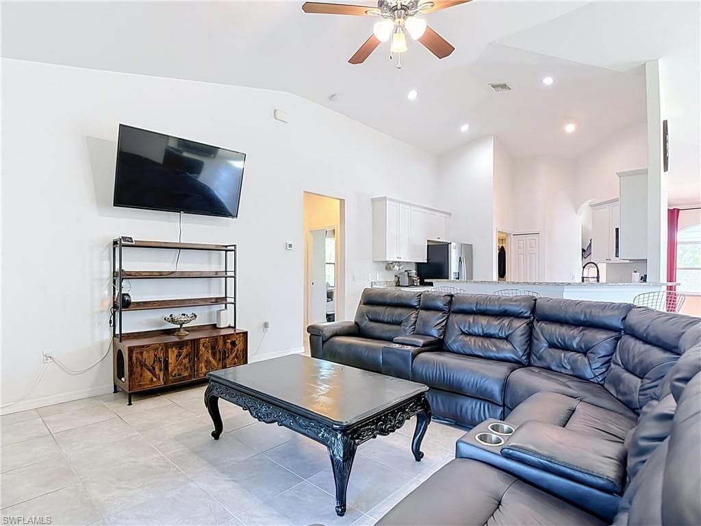 3907 11th ST SW-5