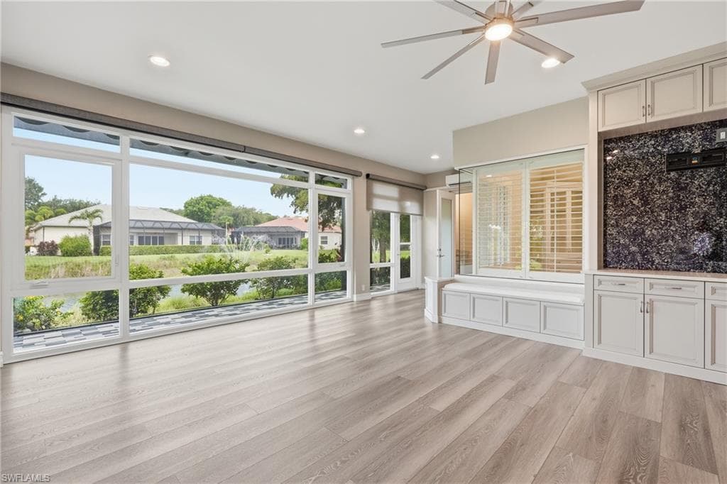 10240 Avonleigh DR-23
