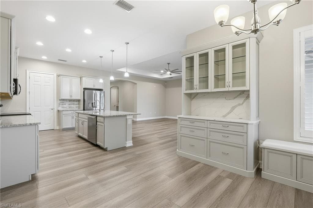 10240 Avonleigh DR-17