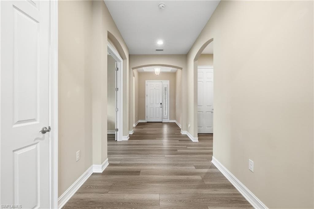 10240 Avonleigh DR-43