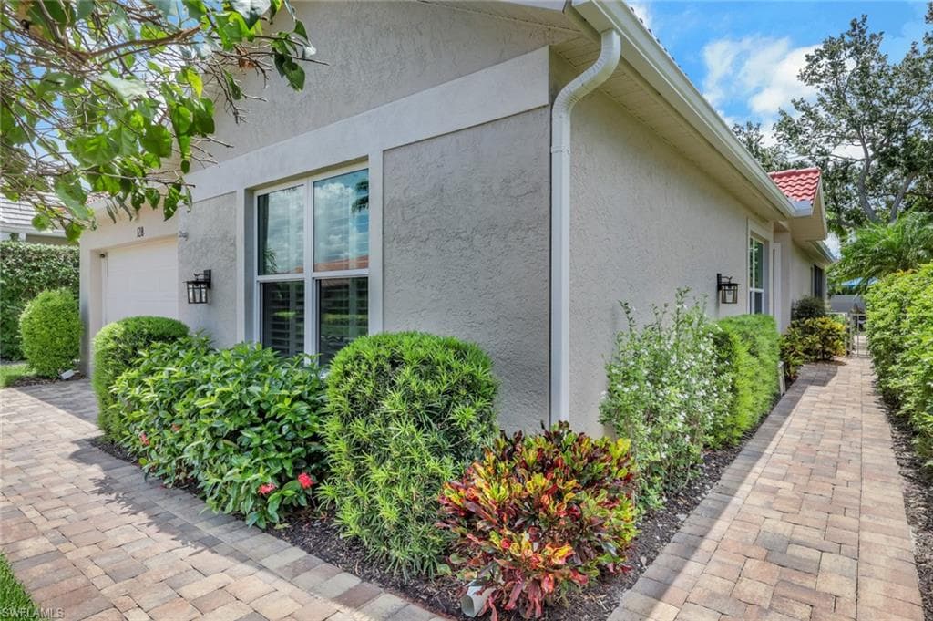 128 LIVERMORE LN-5
