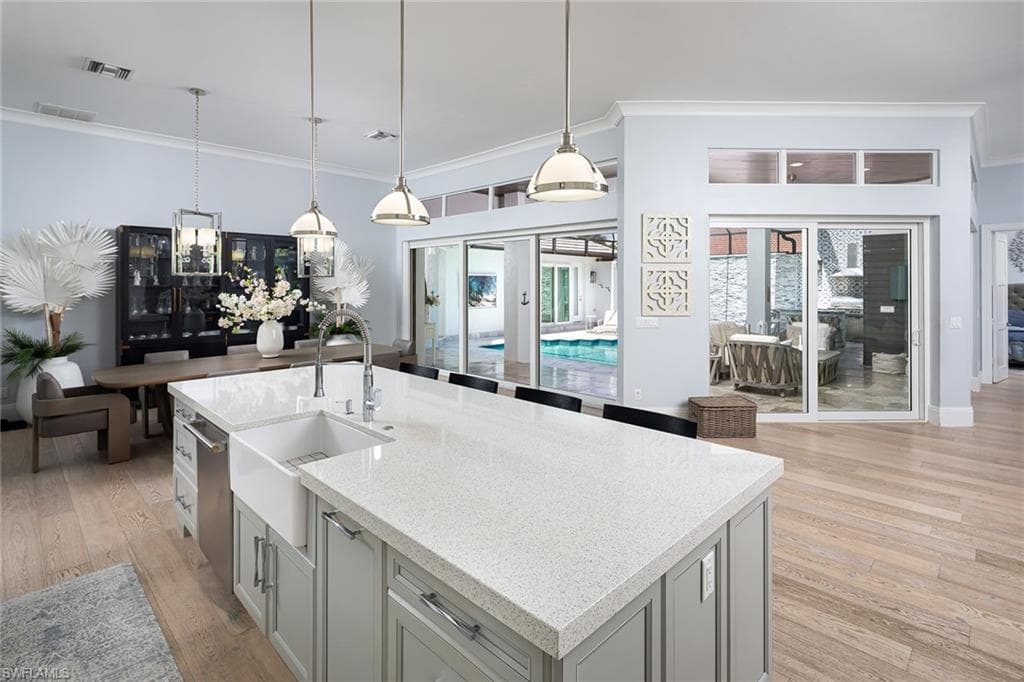 2036 Laguna WAY-7