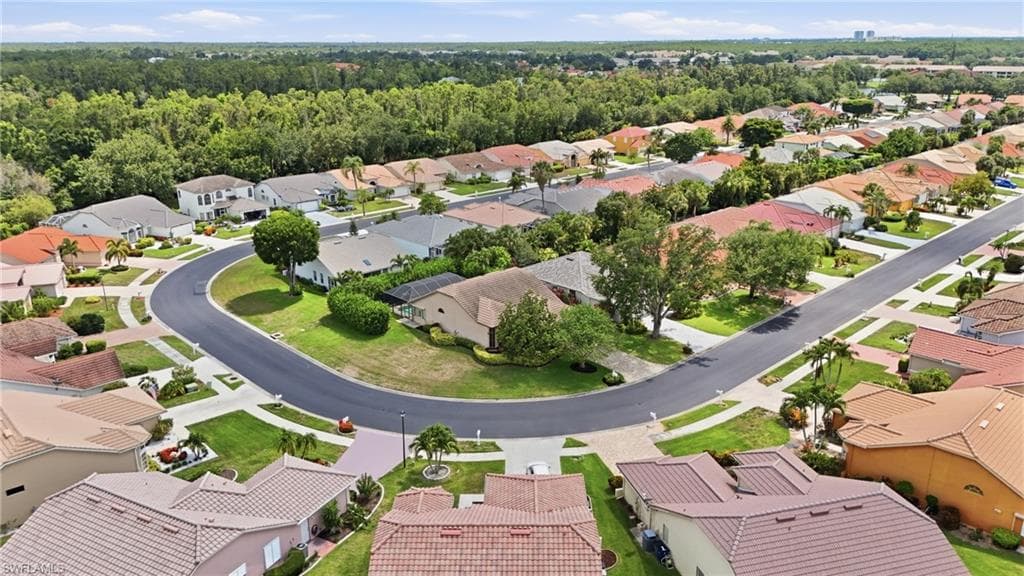 8185 Breton CIR-38