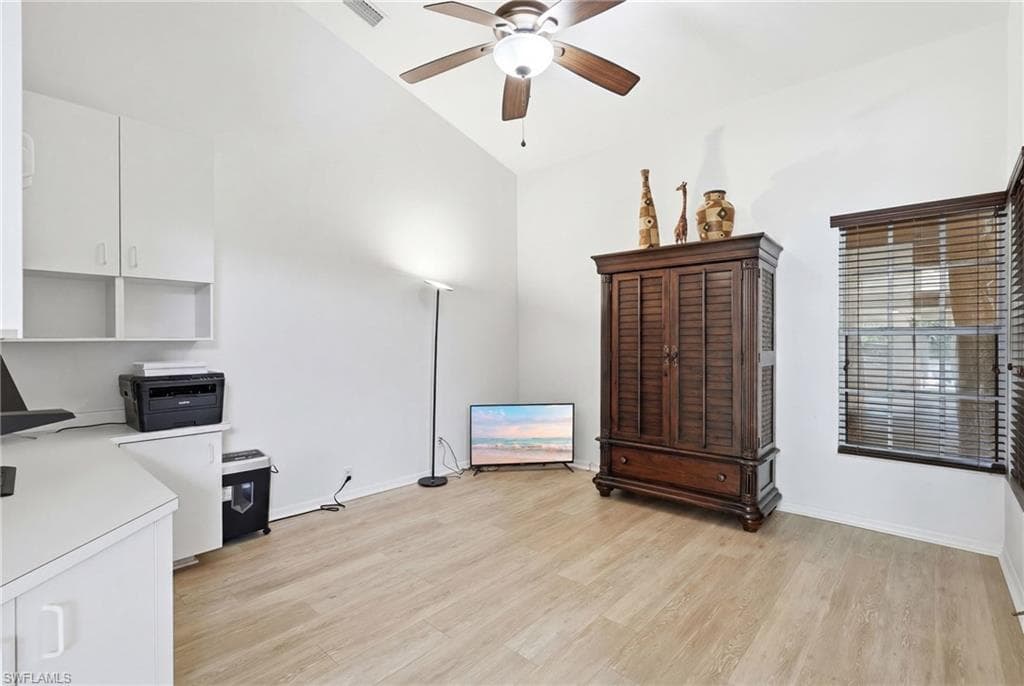 8185 Breton CIR-18