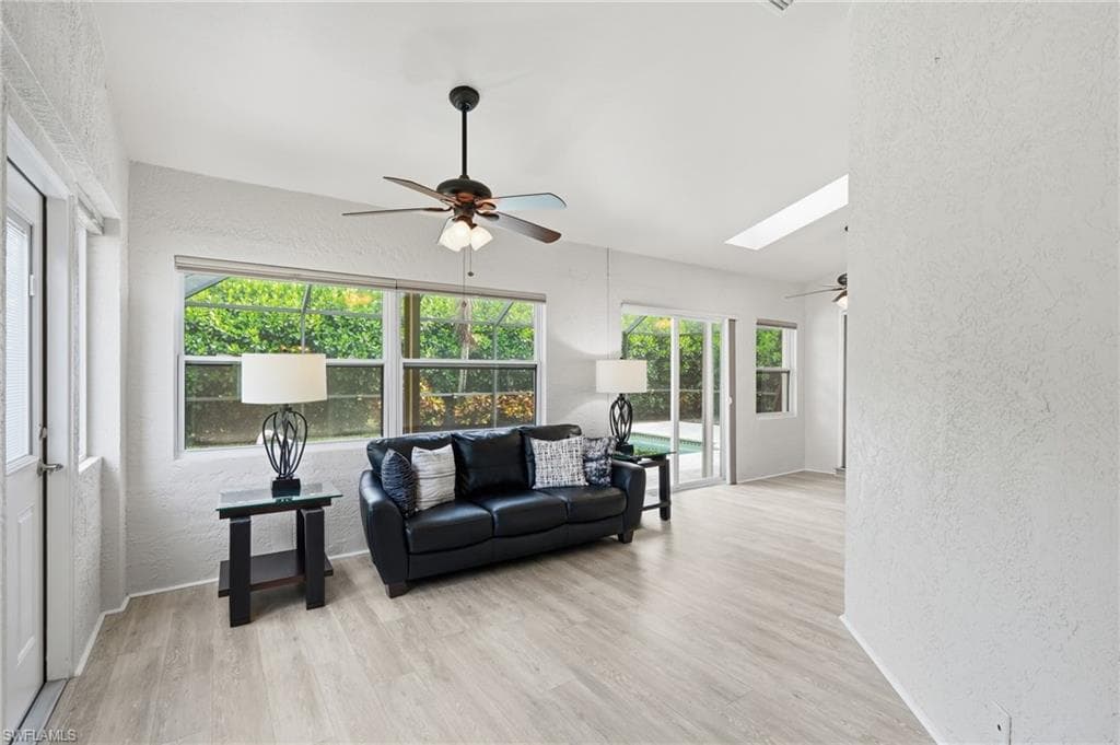 8185 Breton CIR-11