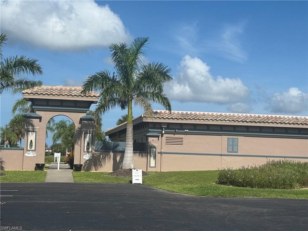 11574 Royal Tee CIR W-13
