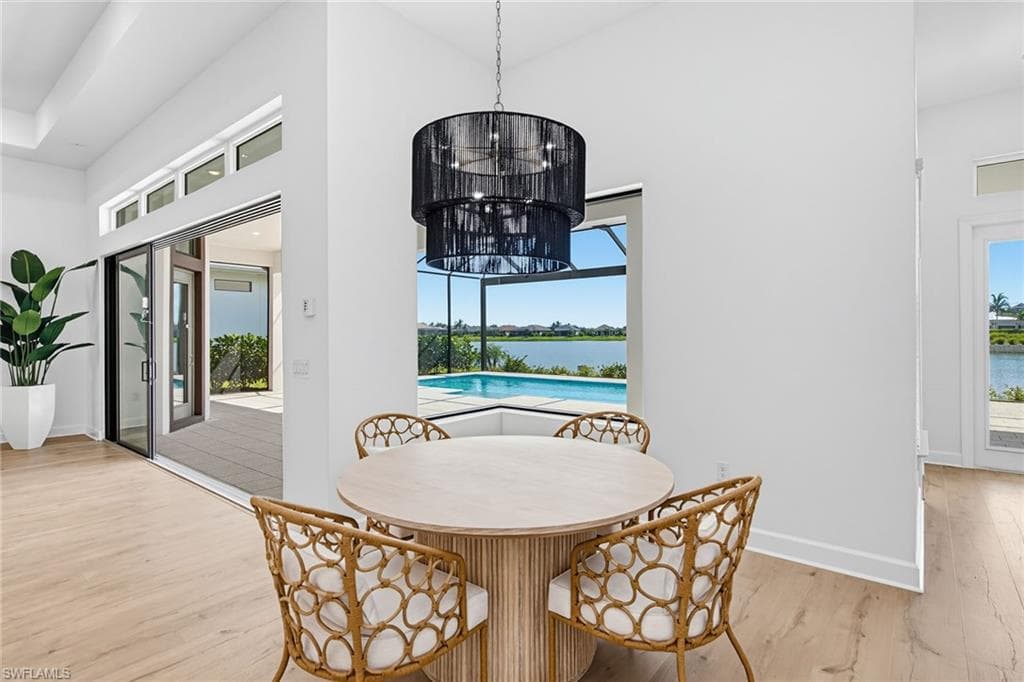15382 Turin DR-9