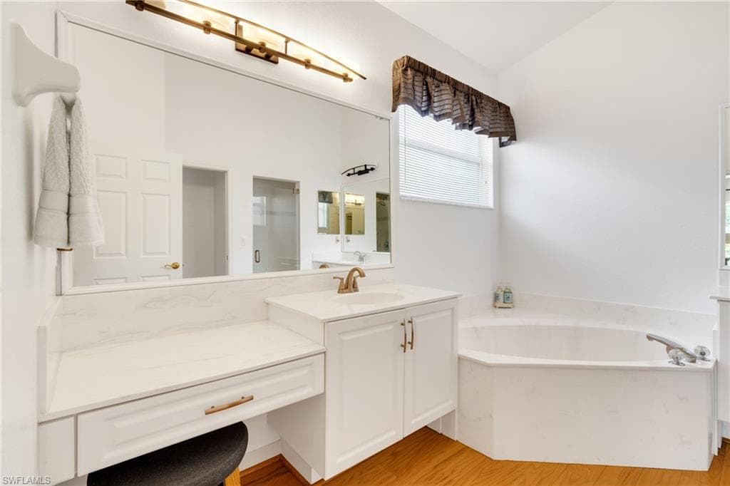 9044 Springview LOOP-14