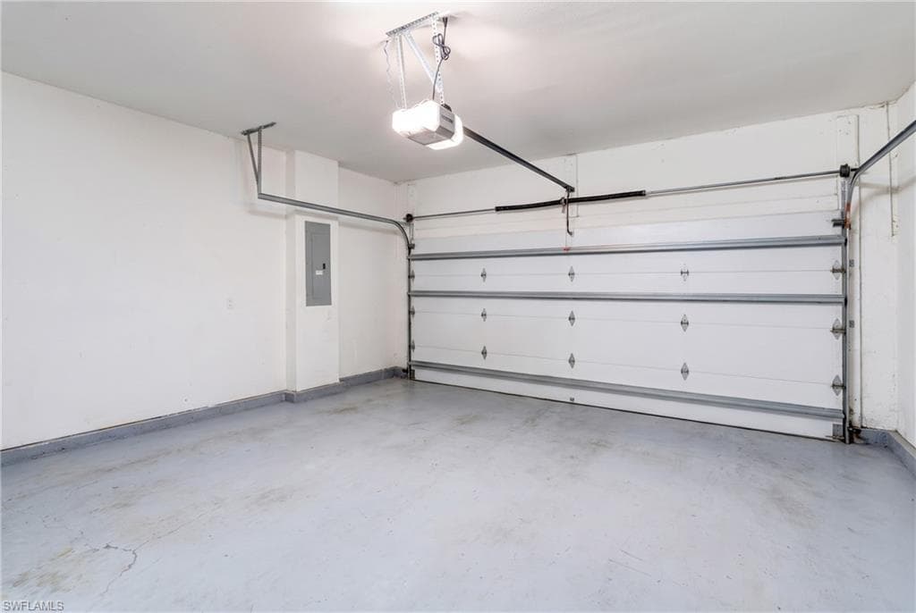 9044 Springview LOOP-29