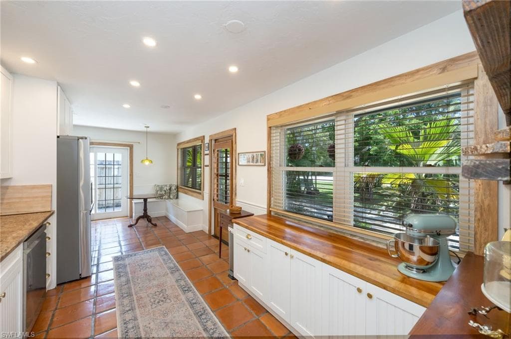 1248 Frank Whiteman BLVD-6