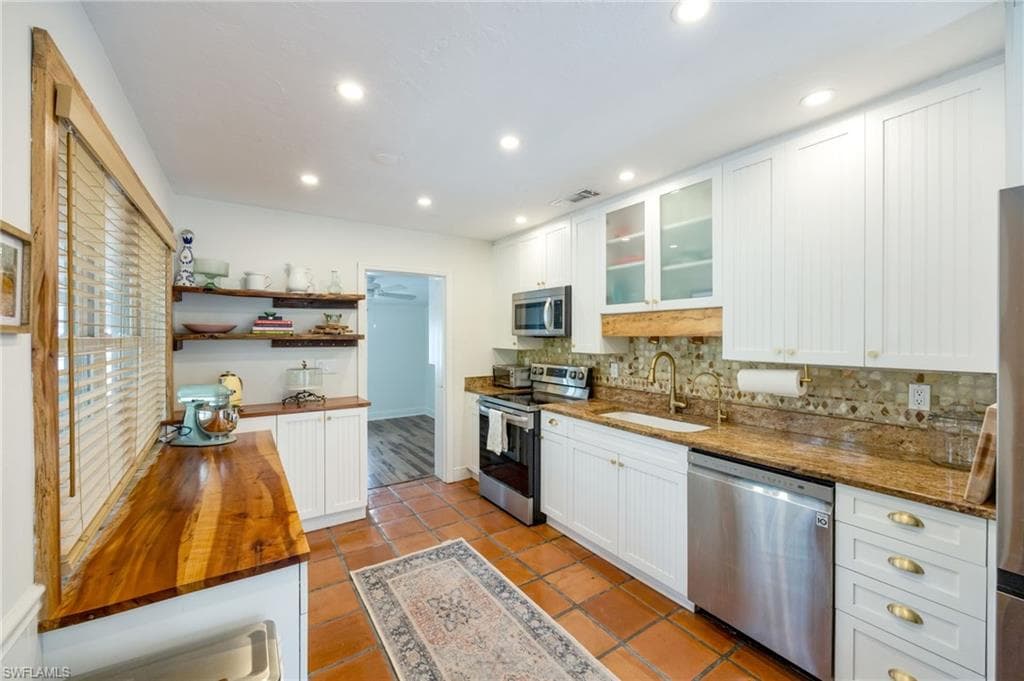 1248 Frank Whiteman BLVD-5