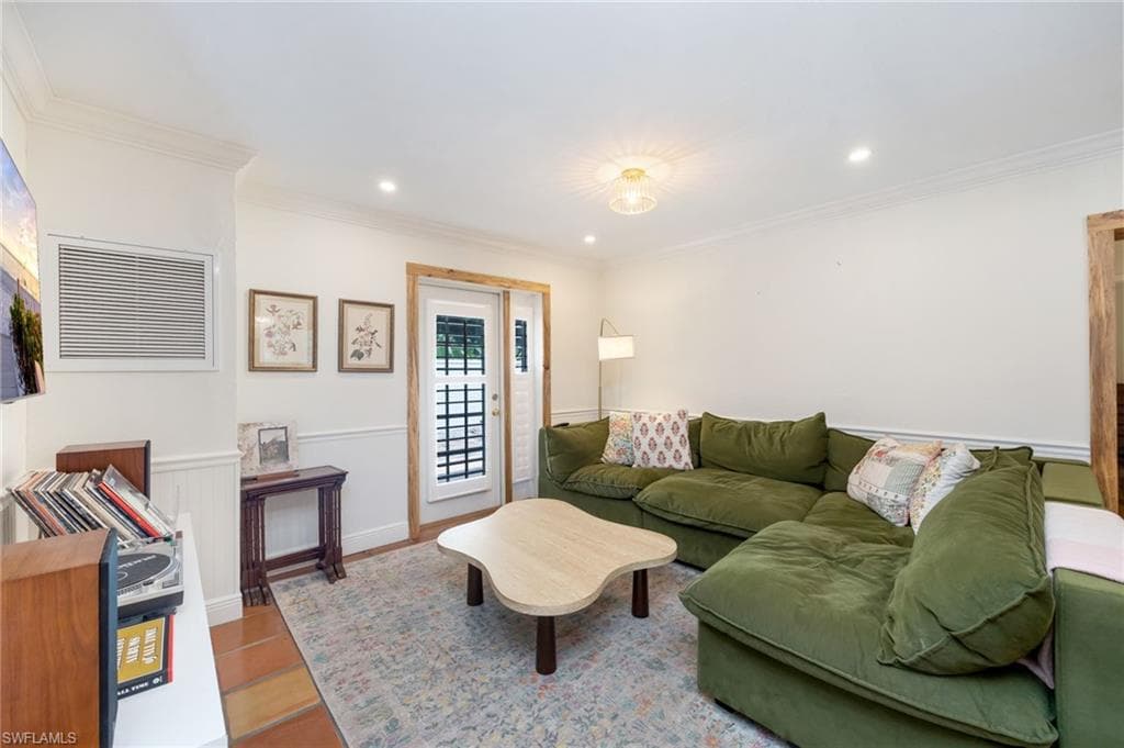 1248 Frank Whiteman BLVD-4