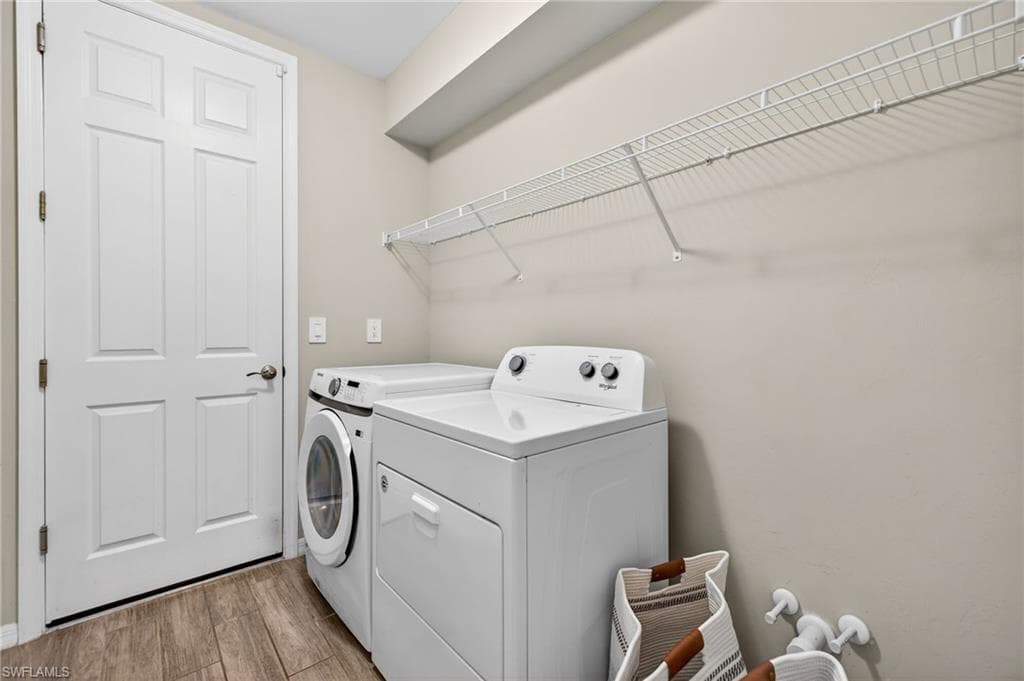 14567 Edgewater CIR-26