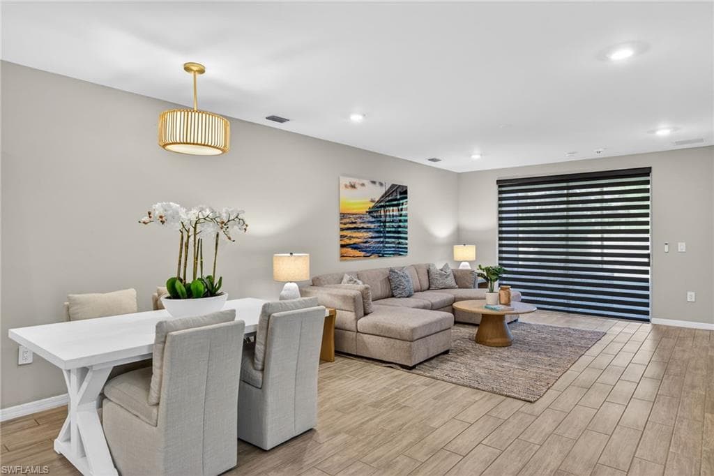 14567 Edgewater CIR-14