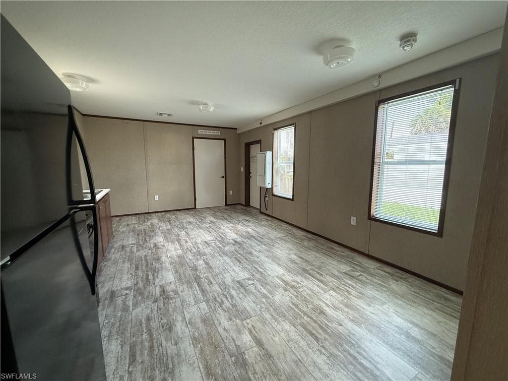 12120 Cactus DR-8