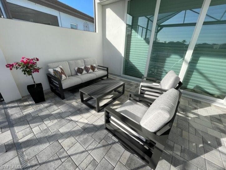 3725 Sapphire Cove CIR E-11