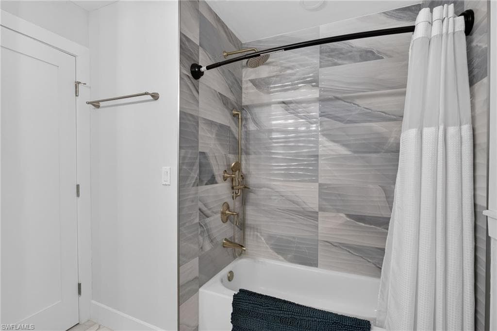 226 1st ST-22