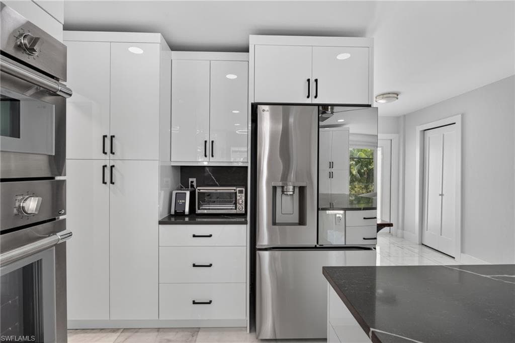 226 1st ST-4