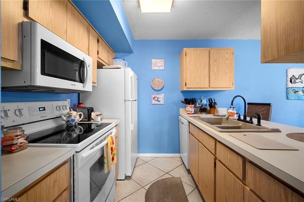 5272 Cedarbend DR 1-8