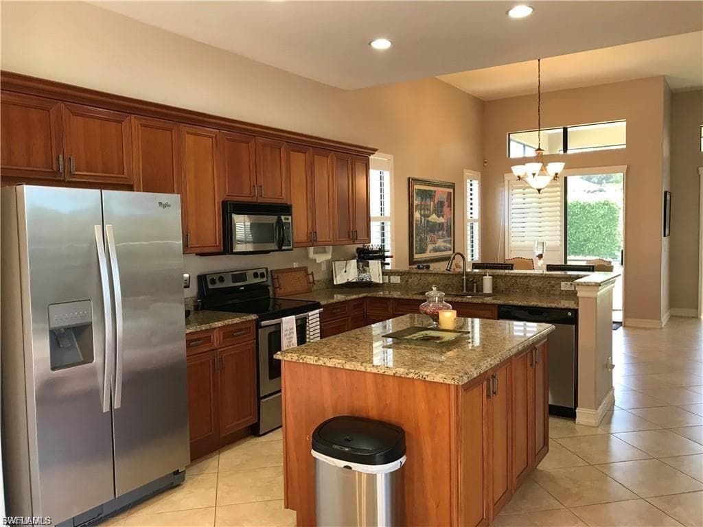 8314 Provencia CT-2