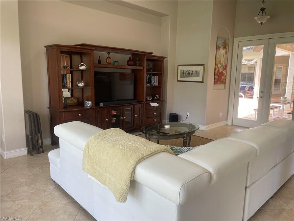 8314 Provencia CT-5