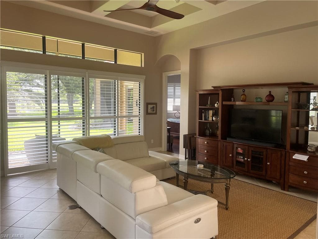 8314 Provencia CT-4