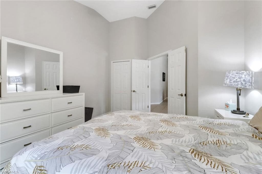 6773 Southern Oak CT-23
