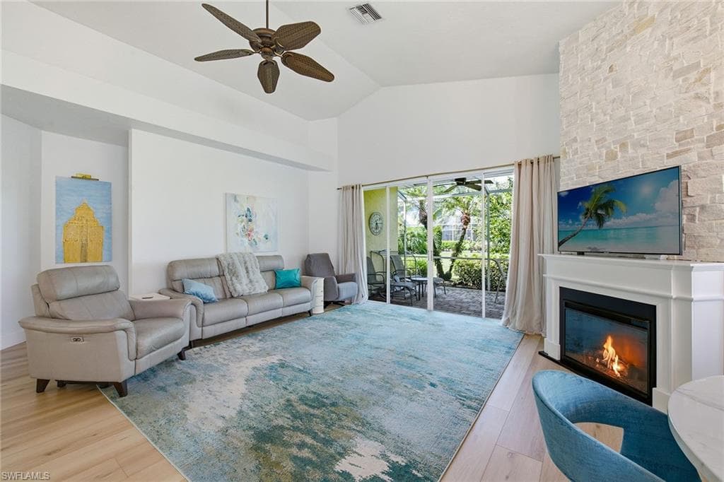 5900 Fountain DR-6