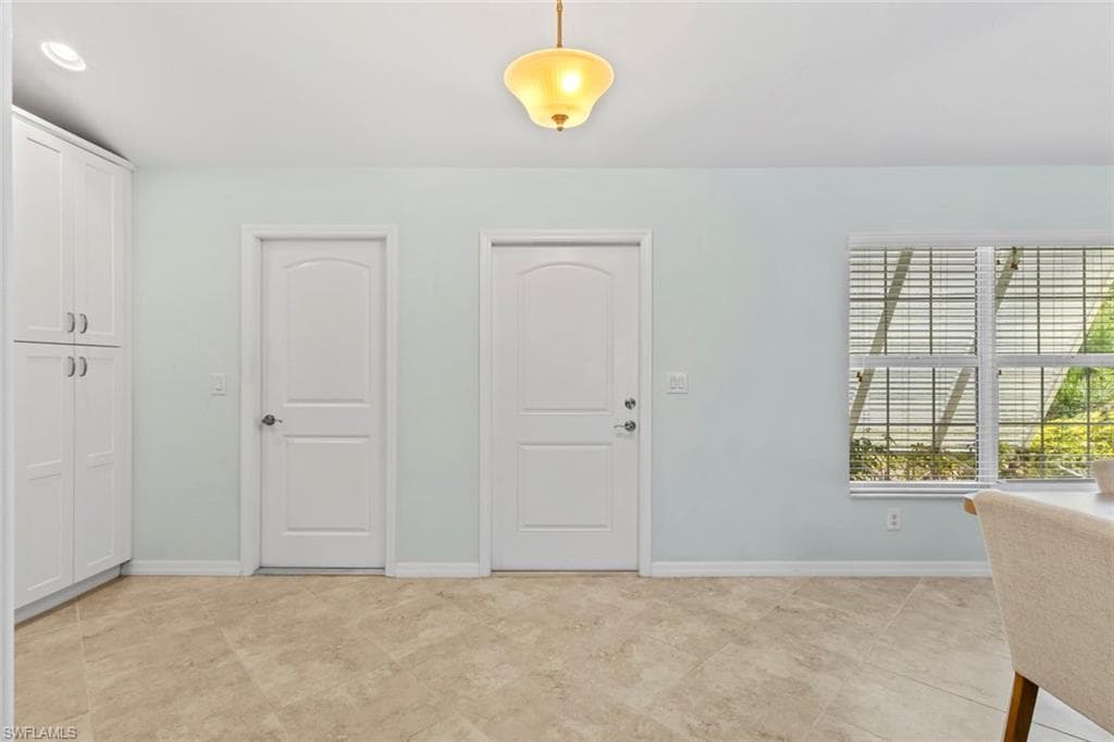 11693 OAKLAND DR-13