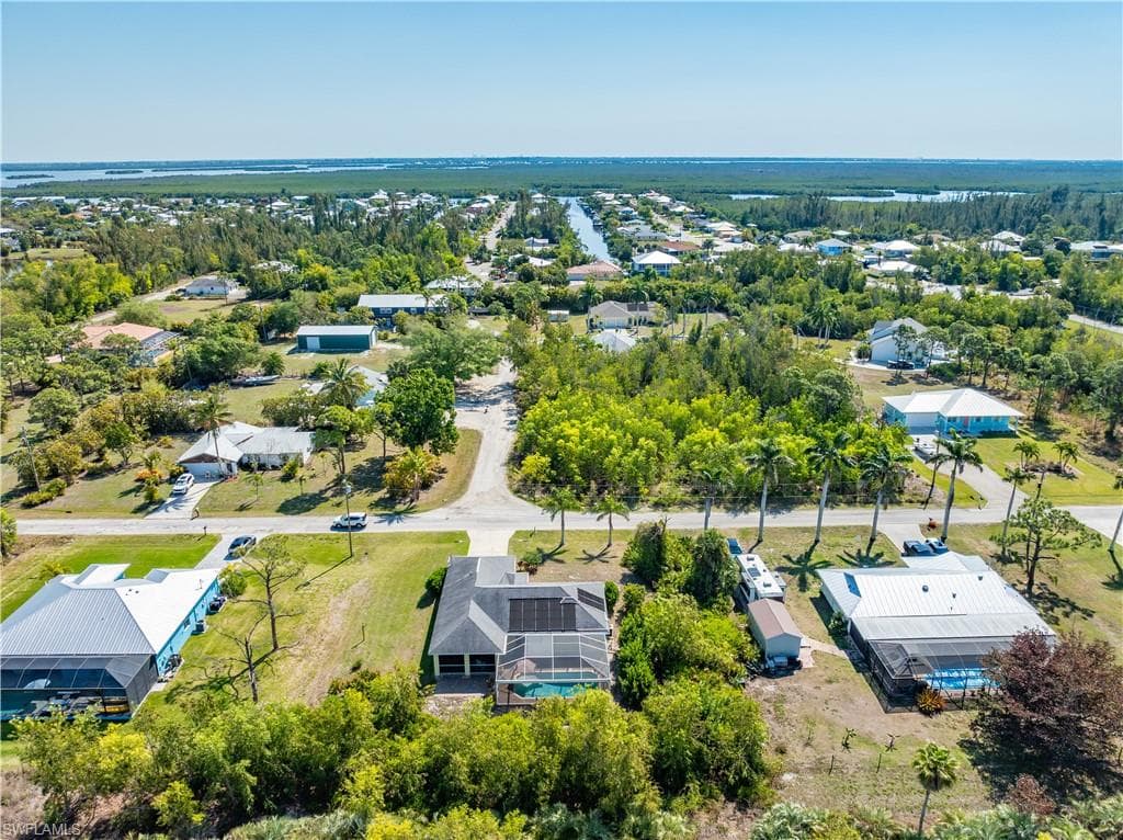 11693 OAKLAND DR-34