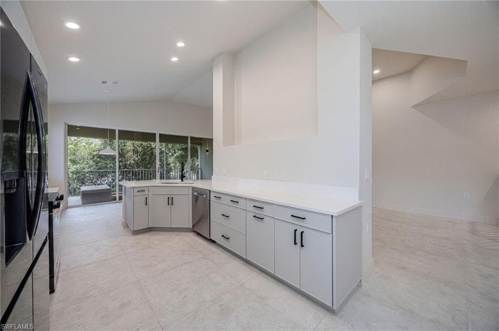 7128 Timberland CIR 201-8