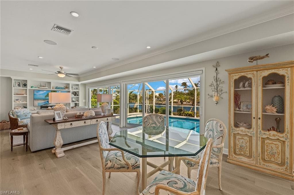 1674 Sabal Palm DR-12