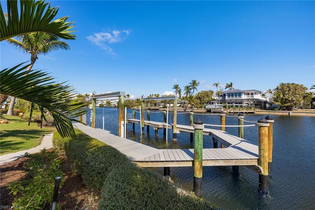 1674 Sabal Palm DR-3