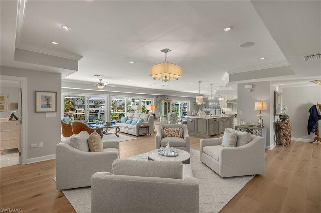 1674 Sabal Palm DR-9