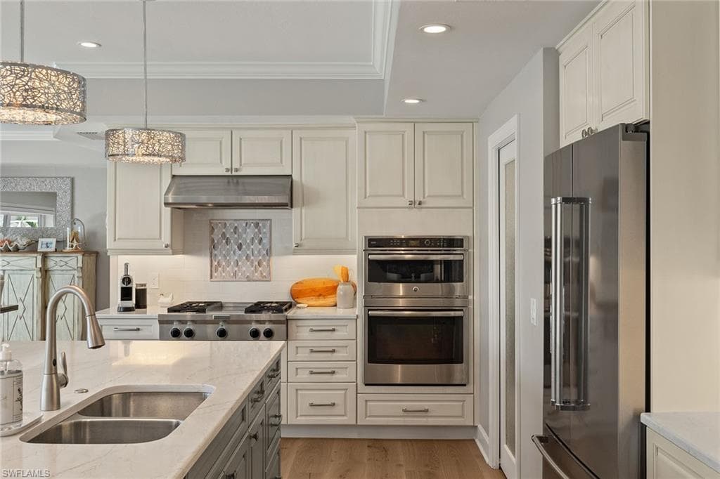 1674 Sabal Palm DR-14