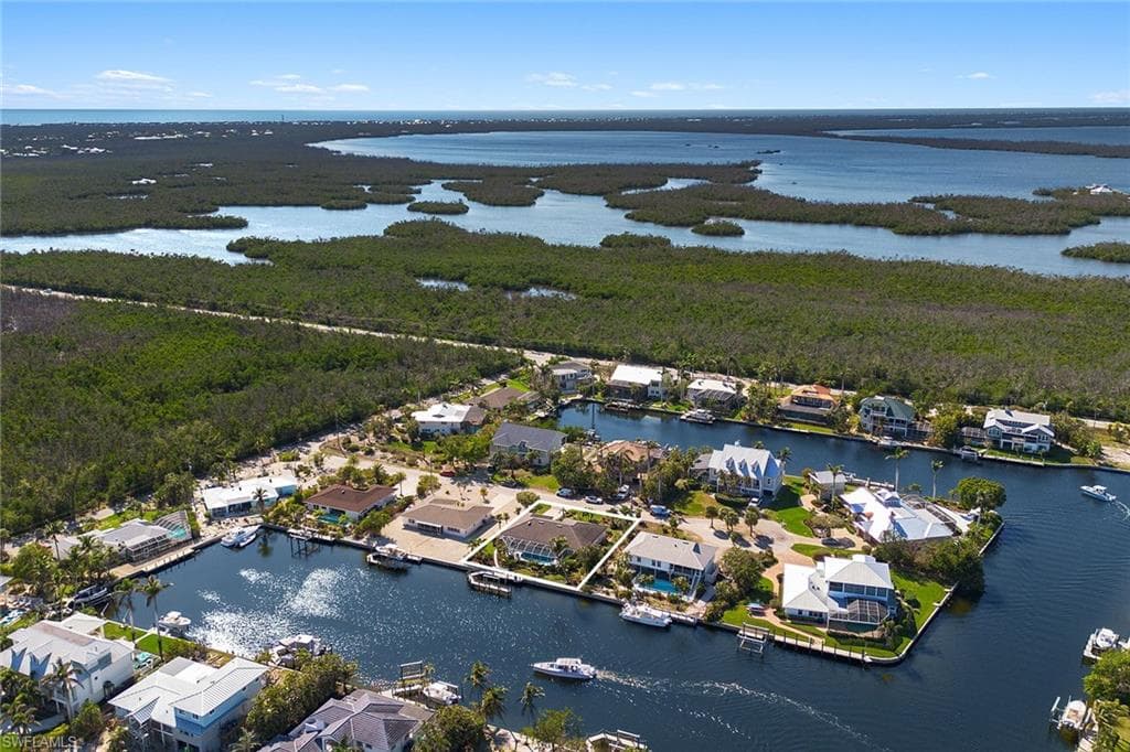 1674 Sabal Palm DR-37