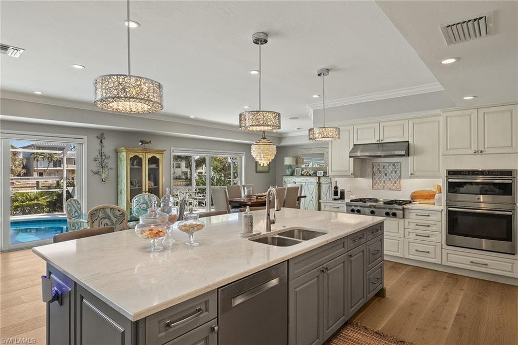 1674 Sabal Palm DR-15